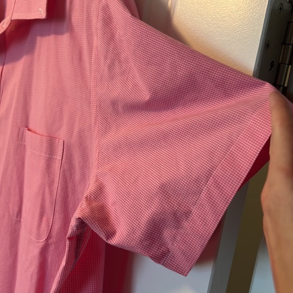 Men’s Pink Croft & Barrow Short-Sleeve Button Down - Picture 7 of 8